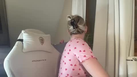 lina_frost online show from January 9, 2026, 8:54 pm