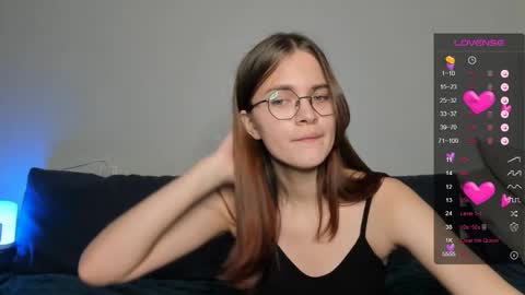 lina hall online show from December 10, 2024, 12:49 pm