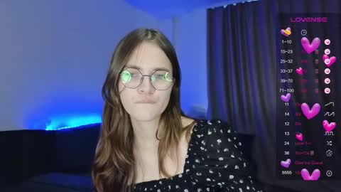 Snapshot of lina_hall chatting on September 18, 2025, 12:18 pm lina hall online show from September 18, 2025, 12:18 pm