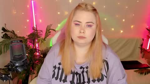 lina_linx online show from January 14, 2025, 6:28 pm
