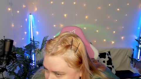 lina_linx online show from January 17, 2025, 9:39 pm