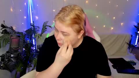 lina_linx online show from January 19, 2025, 6:00 pm