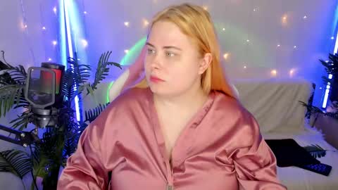 lina_linx online show from January 20, 2025, 6:21 pm