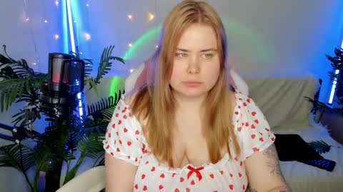 lina_linx online show from January 22, 2025, 7:46 am