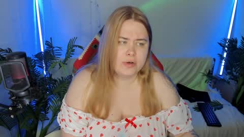 lina_linx online show from February 4, 2025, 7:33 pm