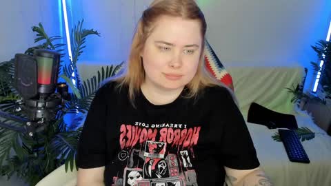 lina_linx online show from February 6, 2025, 11:04 pm