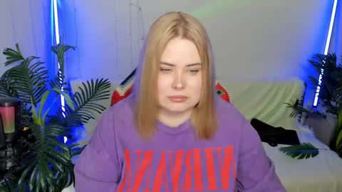 lina_linx online show from February 11, 2025, 6:44 pm