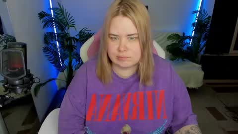 lina_linx online show from February 16, 2025, 9:38 pm