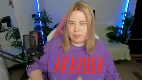 lina_linx online show from February 17, 2025, 6:59 pm