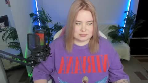 lina_linx online show from February 22, 2025, 6:30 pm