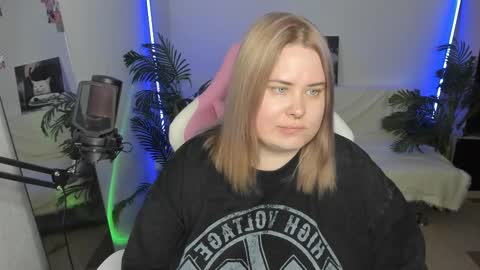 lina_linx online show from March 4, 2025, 9:54 pm