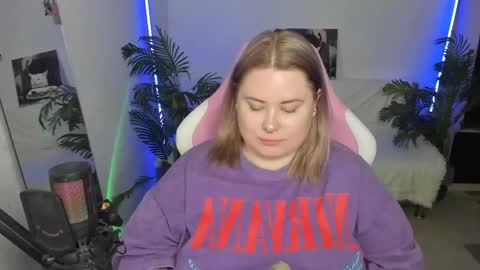 lina_linx online show from March 5, 2025, 9:37 pm