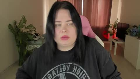 lina_linx online show from September 9, 2025, 7:52 am