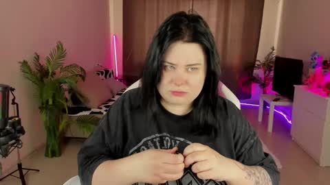 lina_linx online show from September 13, 2025, 8:58 am