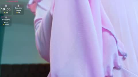 Lina online show from April 21, 2026, 8:53 am