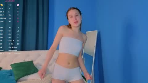 Snapshot of lina_massey chatting on May 17, 2026, 12:41 am lina_massey online show from May 17, 2026, 12:41 am