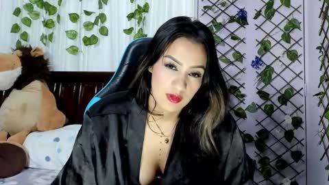 paola online show from February 20, 2025, 10:37 pm