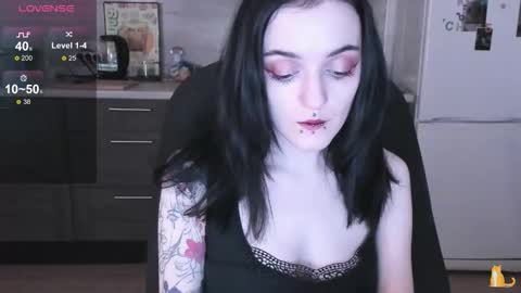 Lina 3  1715622743 online show from December 23, 2025, 7:17 am