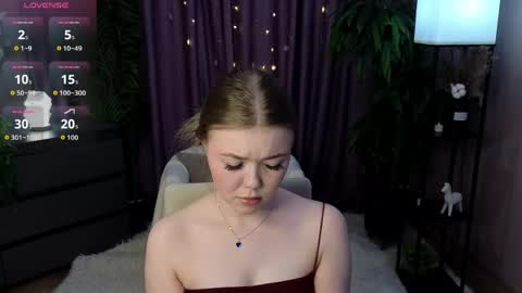 Lina online show from April 29, 2026, 6:28 am