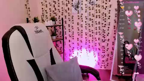 Lina online show from June 30, 2026, 3:29 am