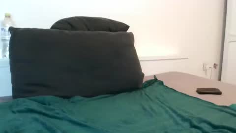 linacatelover online show from April 26, 2026, 7:44 pm