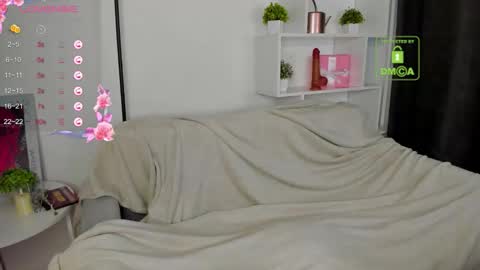 Tiffany online show from October 22, 2025, 2:56 am