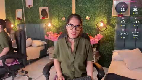 Snapshot of linagh chatting on September 16, 2025, 11:55 am Lina  online show from September 16, 2025, 11:55 am