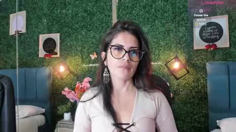 Snapshot of linagh chatting on October 16, 2025, 11:33 am Lina  online show from October 16, 2025, 11:33 am