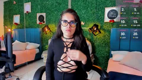 Snapshot of linagh chatting on October 21, 2025, 11:33 am Lina  online show from October 21, 2025, 11:33 am