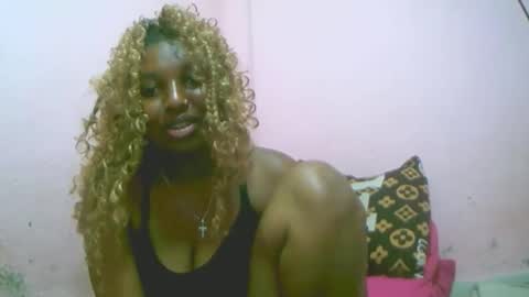 linah1123 online show from November 24, 2025, 10:26 am