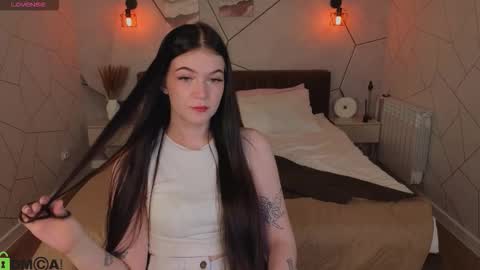 Lina online show from February 5, 2026, 4:39 am