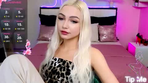 Snapshot of linalirian chatting on September 23, 2025, 2:09 pm I am Lina online show from September 23, 2025, 2:09 pm