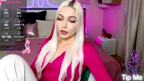 Snapshot of linalirian chatting on October 17, 2025, 1:35 pm I am Lina online show from October 17, 2025, 1:35 pm