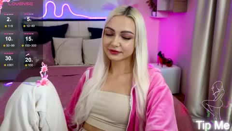 Snapshot of linalirian chatting on October 18, 2025, 2:29 pm I am Lina online show from October 18, 2025, 2:29 pm