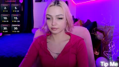 I am Lina online show from February 5, 2026, 2:22 pm