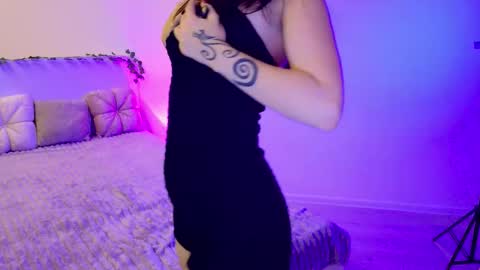 Lina online show from September 9, 2025, 9:14 pm