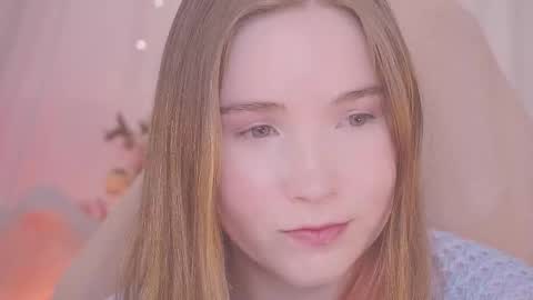 Lina online show from December 4, 2025, 4:33 am