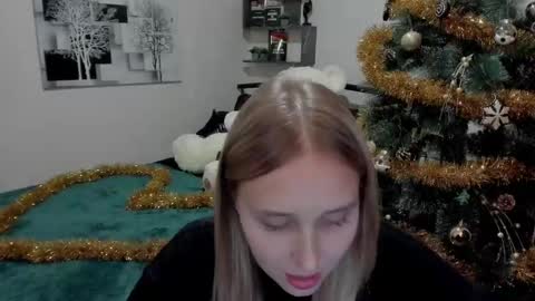 Lina online show from December 16, 2024, 10:34 pm