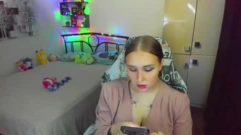 Lina online show from May 15, 2026, 9:33 pm