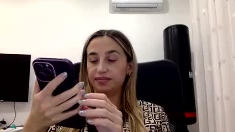 linavora online show from December 13, 2025, 8:14 pm