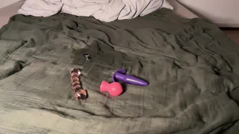 linaxleroy online show from February 16, 2025, 1:47 am