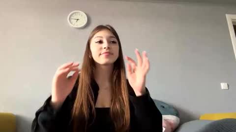 Elin online show from September 16, 2025, 10:05 am
