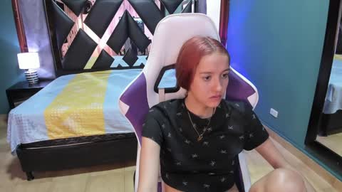  Linda  online show from December 26, 2024, 6:33 pm