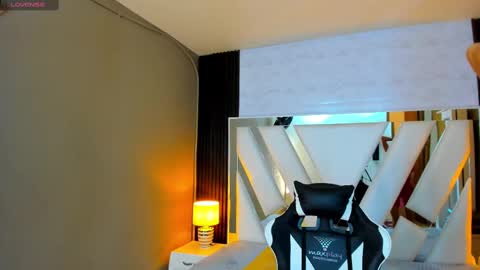 Snapshot of linda4petite chatting on September 28, 2025, 1:27 pm Linda online show from September 28, 2025, 1:27 pm