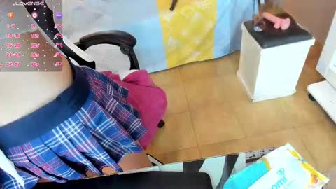 Snapshot of linda4petite chatting on September 30, 2025, 6:57 pm Linda online show from September 30, 2025, 6:57 pm