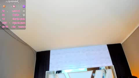 Snapshot of linda4petite chatting on October 4, 2025, 6:17 pm Linda online show from October 4, 2025, 6:17 pm