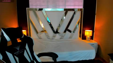 Snapshot of linda4petite chatting on October 5, 2025, 1:31 pm Linda online show from October 5, 2025, 1:31 pm