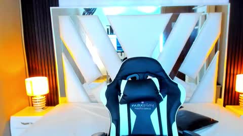 Snapshot of linda4petite chatting on October 24, 2025, 6:15 pm Linda online show from October 24, 2025, 6:15 pm