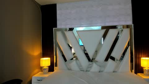  Linda  online show from December 22, 2025, 6:05 pm