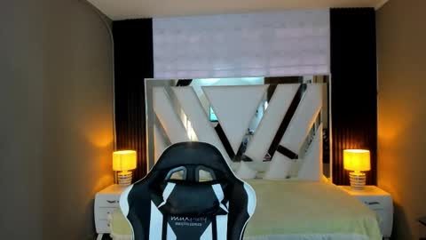  Linda  online show from January 12, 2026, 6:35 pm